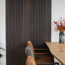 Floer-Akupanel-wandpaneel-mokka-zwart-eiken-sfeer