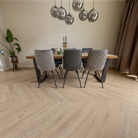 floer-walvisgraat-click-pvc-gaia-grijsbeige