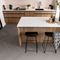 vtwonen-herringbone-charcoal-click-pvc