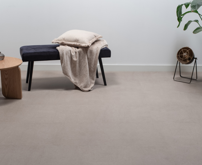 floer-tegel-click-pvc-betonlook-greige